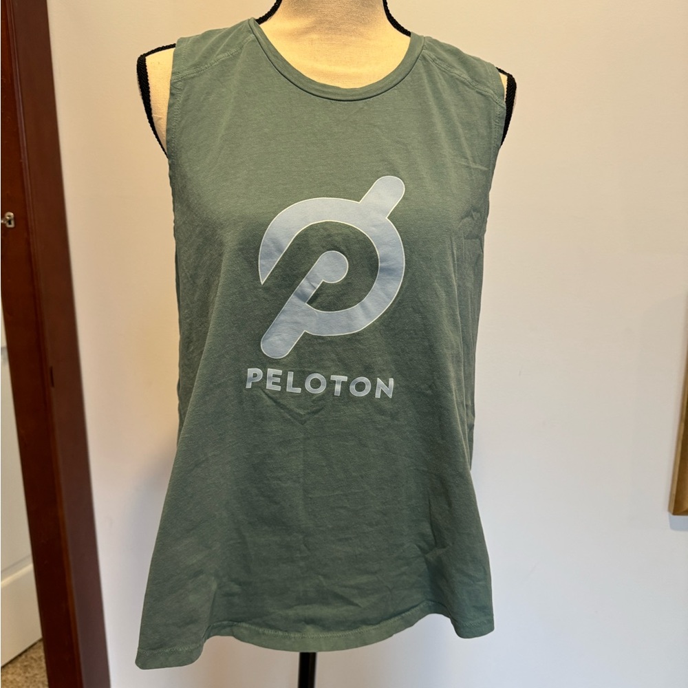 Peloton Size L tank